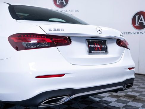 Used 2022 Mercedes-Benz E 350 4MATIC Sedan image 8