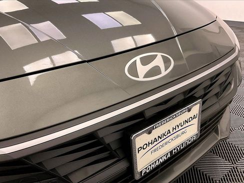 Certified 2025 Hyundai Elantra Sport image 25