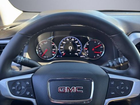 Used 2023 GMC Acadia SLT w/ Technology Package image 16