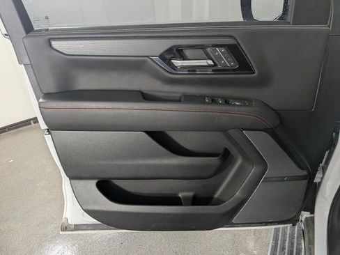 Used 2025 GMC Yukon XL AT4 Ultimate image 9