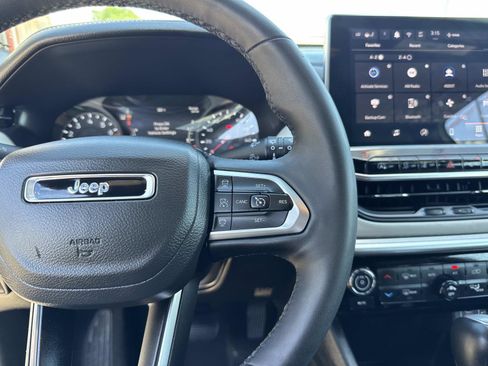 Used 2025 Jeep Compass Limited AWD/4WD image 23