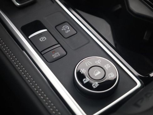 New 2026 Nissan Pathfinder Platinum AWD/4WD image 19