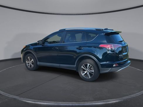 Used 2018 Toyota RAV4 XLE FWD image 6