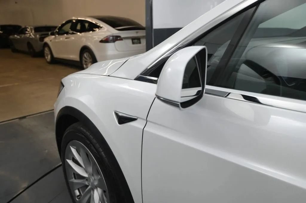 Used 2020 Tesla Model X Long Range AWD/4WD image 12
