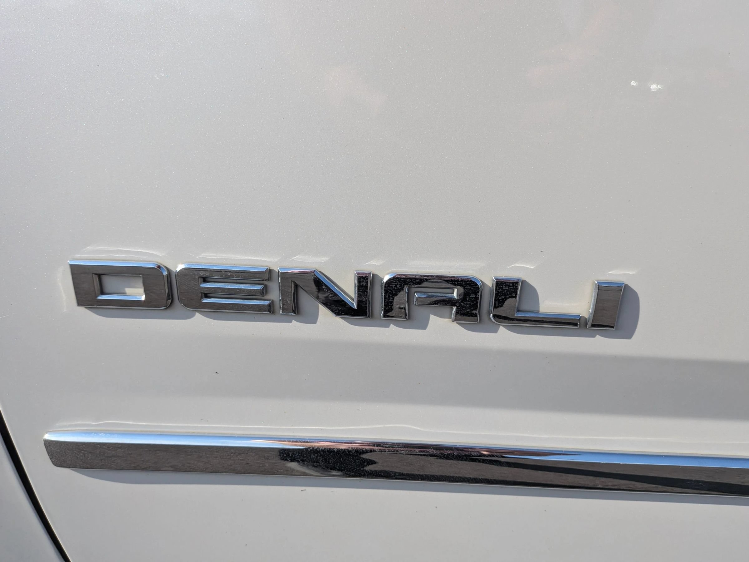 Used 2016 GMC Yukon Denali w/ Open Road Package AWD/4WD image 14