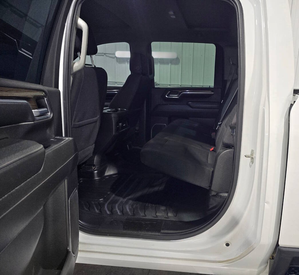 Used 2024 Chevrolet Silverado 3500 LT w/ Convenience Package AWD/4WD image 9