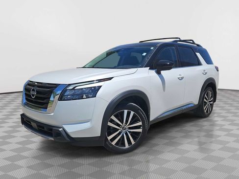 Used 2025 Nissan Pathfinder Platinum AWD/4WD image 1