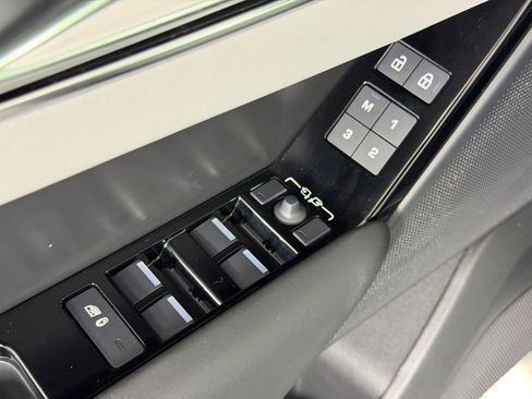 Certified 2026 Land Rover Range Rover Velar S image 23