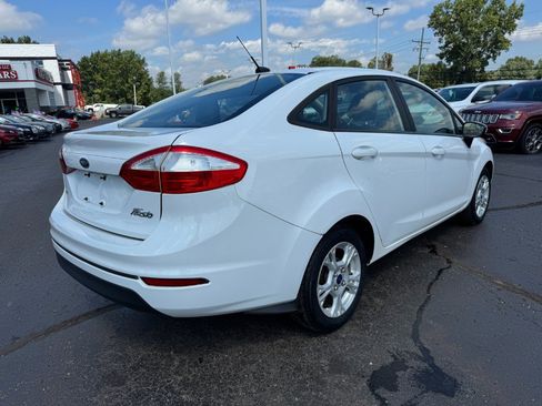 Used 2016 Ford Fiesta SE FWD image 5