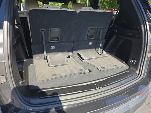 Used 2023 Jeep Grand Cherokee L Limited AWD/4WD image 13