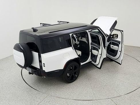 New 2026 Land Rover Defender 130 X-Dynamic SE AWD/4WD image 39