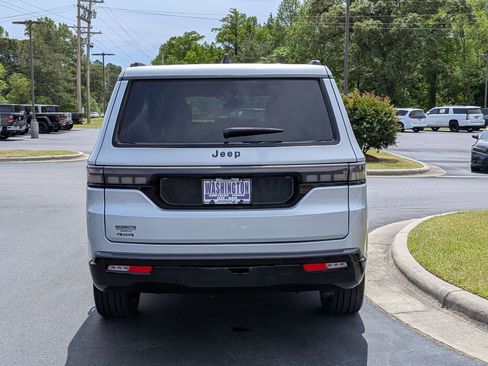 New 2026 Jeep Grand Wagoneer Limited AWD/4WD image 6