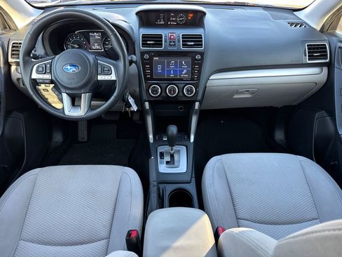 Used 2017 Subaru Forester 2.5i Premium image 12