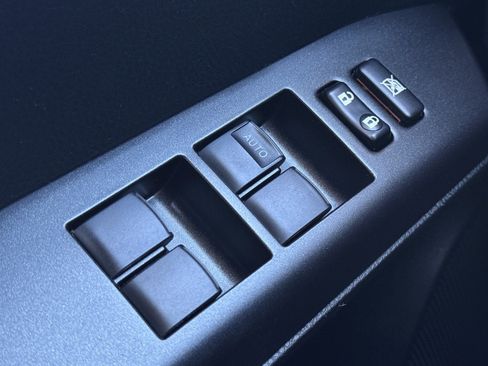 Used 2016 Toyota RAV4 XLE image 31