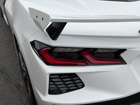 Used 2023 Chevrolet Corvette Stingray Premium Cpe w/ Z51 Performance Package image 19