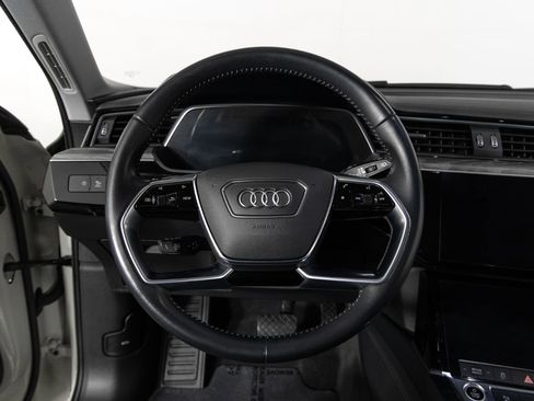 Used 2021 Audi e-tron Premium w/ Convenience Plus Package image 28
