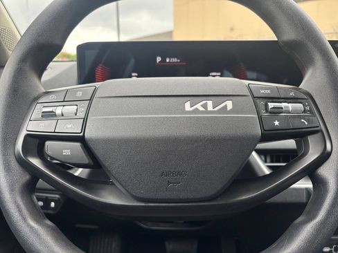 Used 2025 Kia K4 FWD image 27