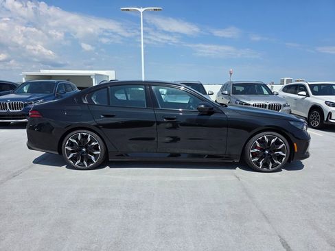 New 2026 BMW i5 eDrive40 w/ M Sport Package RWD image 3