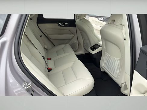 New 2026 Volvo XC60 B5 Ultra w/ Climate Package AWD/4WD image 11