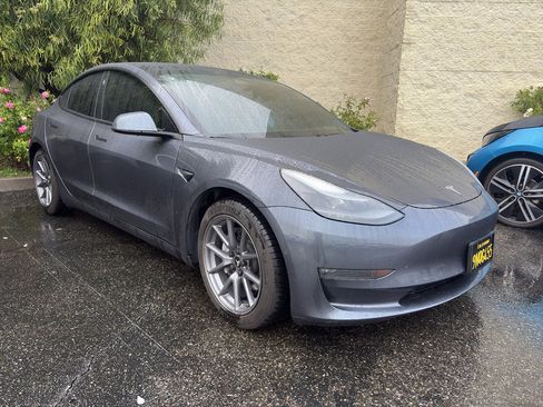 Used 2021 Tesla Model 3 Long Range image 4