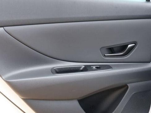 New 2026 Hyundai Elantra SEL Sport FWD image 19
