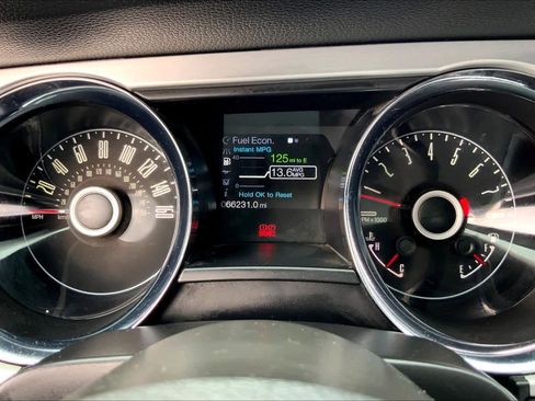 Used 2014 Ford Mustang GT Premium image 25