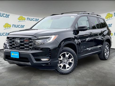 Used 2023 Honda Passport TrailSport image 3