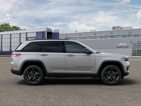New 2025 Jeep Grand Cherokee Limited w/ Black Appearance Package image 21