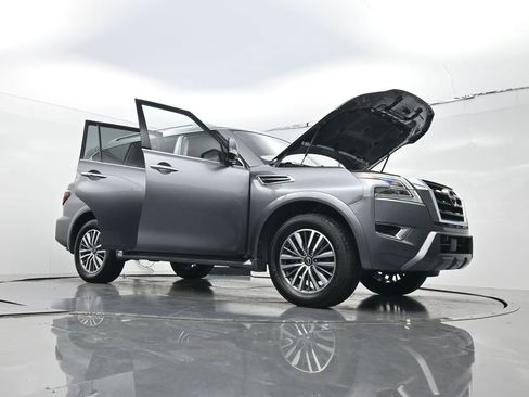 Used 2024 Nissan Armada SL w/ Captain's Chairs Package RWD image 32