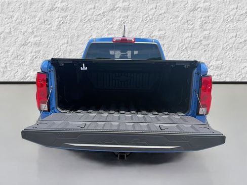 Used 2025 Chevrolet Colorado Trail Boss AWD/4WD image 12