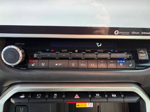 Used 2023 Toyota Tundra Platinum w/ Advanced Package image 21