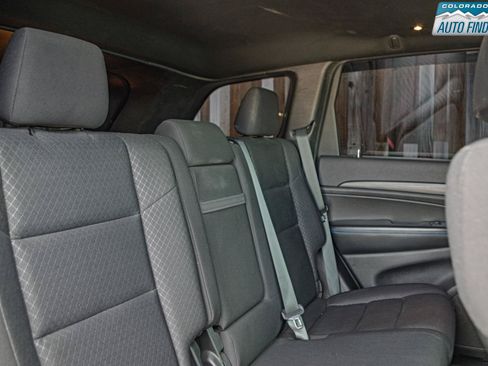 Used 2019 Jeep Grand Cherokee Laredo AWD/4WD image 22