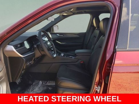 New 2025 Jeep Grand Cherokee L Altitude image 10