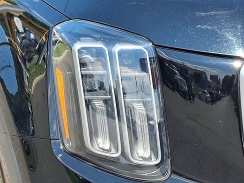 Used 2024 Kia Telluride LX AWD/4WD image 10