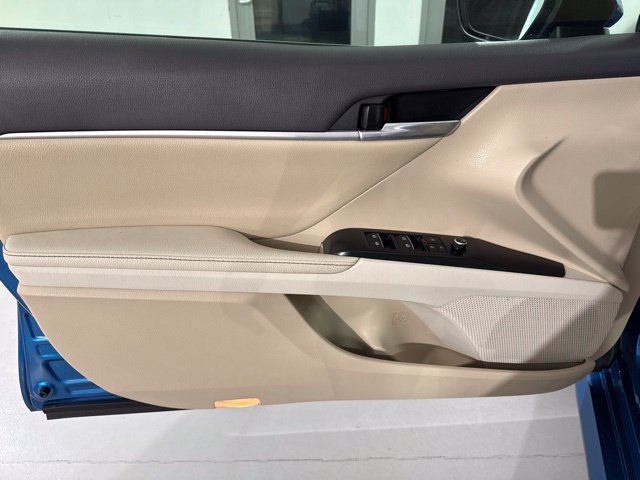 Used 2019 Toyota Camry XLE FWD image 17