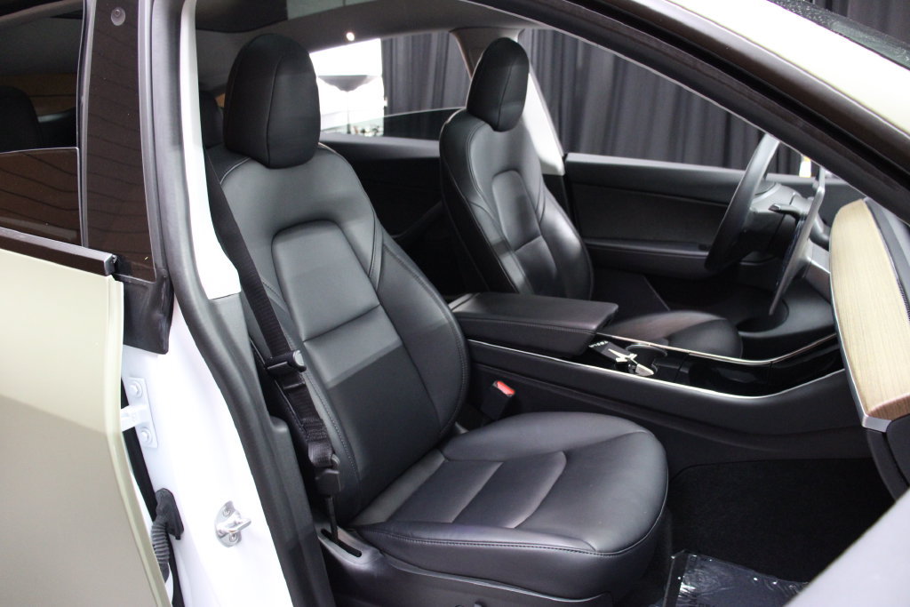 Used 2020 Tesla Model Y Long Range AWD/4WD image 32