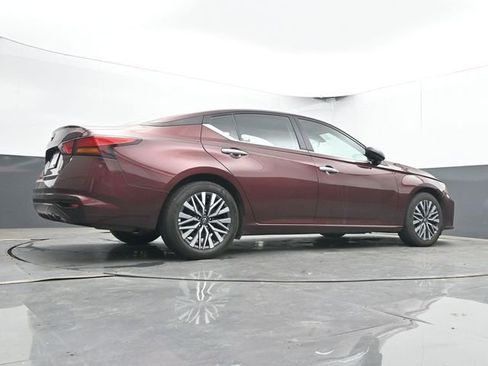 Used 2025 Nissan Altima 2.5 SV FWD image 22