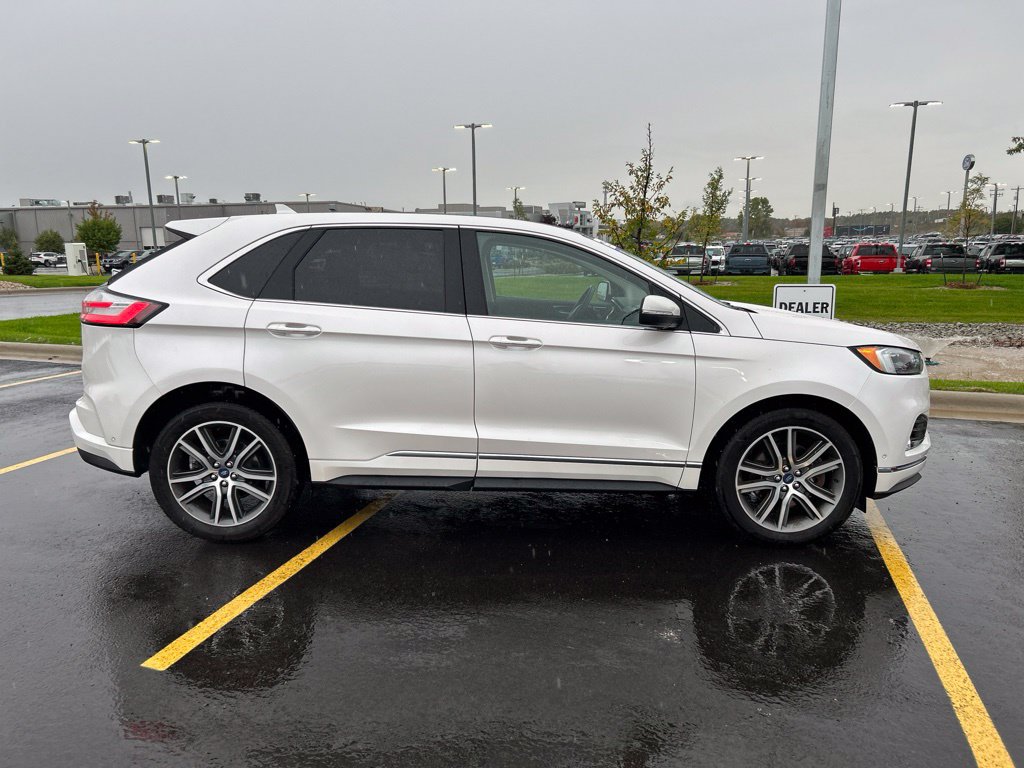 Certified 2019 Ford Edge Titanium w/ Equipment Group 301A AWD/4WD image 8