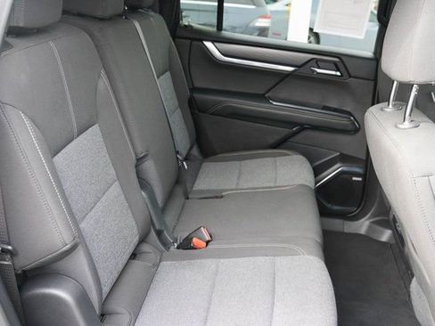 Used 2025 GMC Acadia Elevation FWD image 19