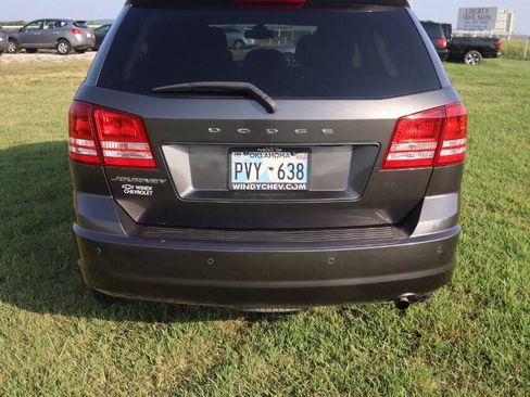 Used 2020 Dodge Journey SE w/ Blacktop Package FWD image 8