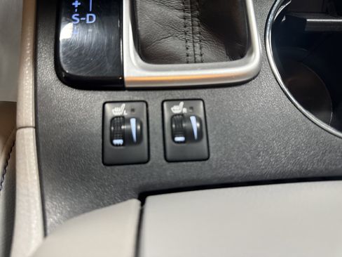 Used 2015 Toyota Highlander XLE AWD/4WD image 24