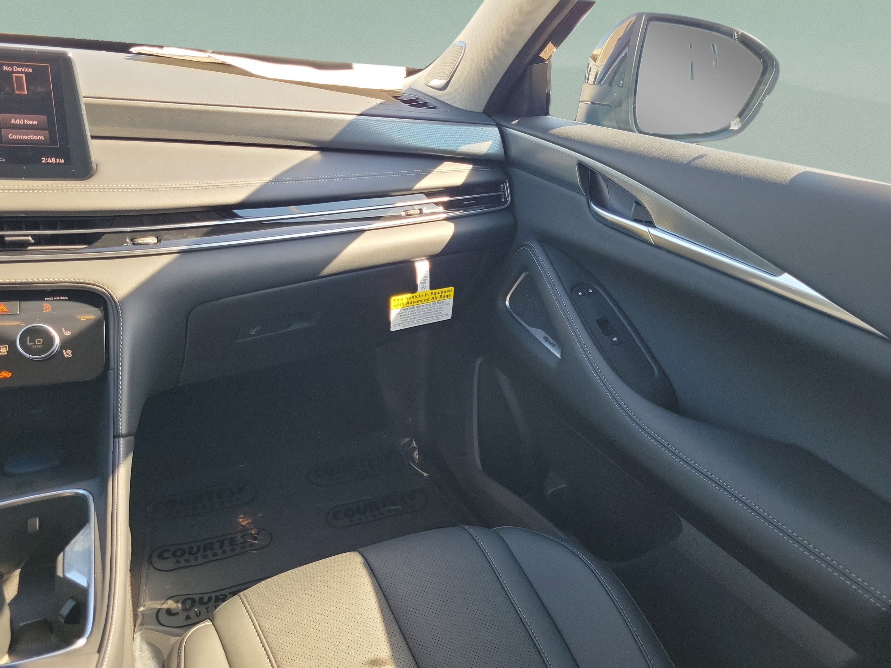 New 2027 INFINITI QX60 Luxe w/ Family Package FWD image 10