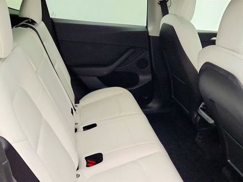 Used 2022 Tesla Model Y Performance AWD/4WD image 27