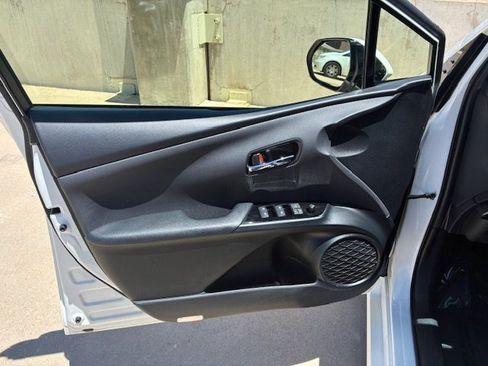 Used 2018 Toyota Prius Four Touring image 10