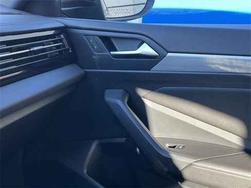 Used 2025 Volkswagen Jetta Sport image 35