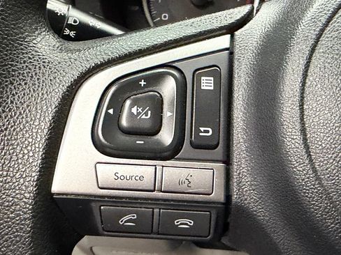 Used 2018 Subaru Forester 2.5i AWD/4WD image 29