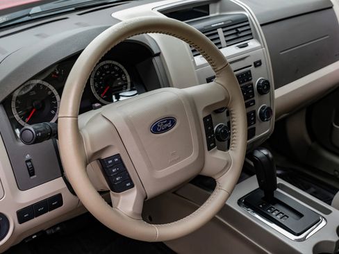 Used 2011 Ford Escape XLT image 16
