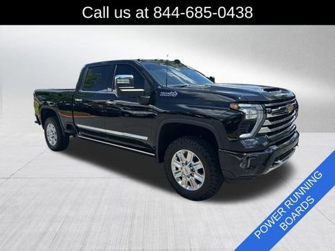Used 2024 Chevrolet Silverado 2500 High Country w/ High Country Premium Package AWD/4WD image 3