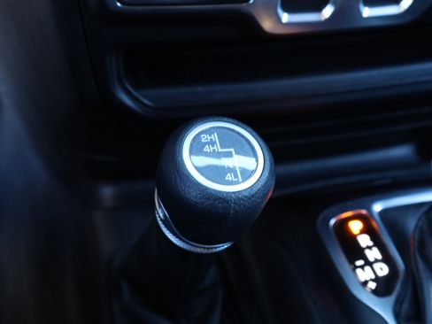 Used 2023 Jeep Wrangler Sport S image 9