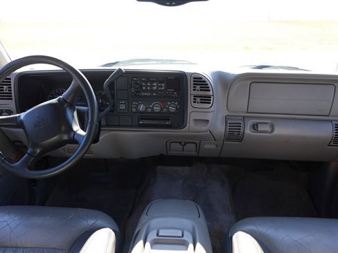 Used 2000 Chevrolet Tahoe Limited image 33